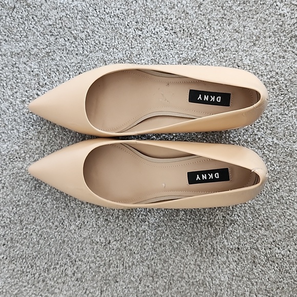 DKNY Patent Leather Nude Block Heels - Picture 3 of 8